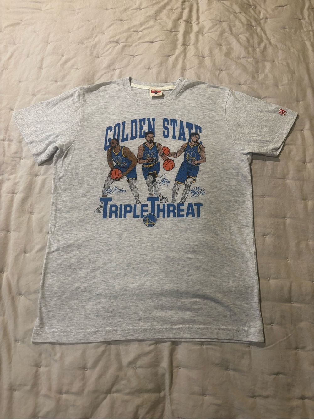 Golden State Warriors "Triple Threat" Graphic Tee - Light Gray & Blue1020